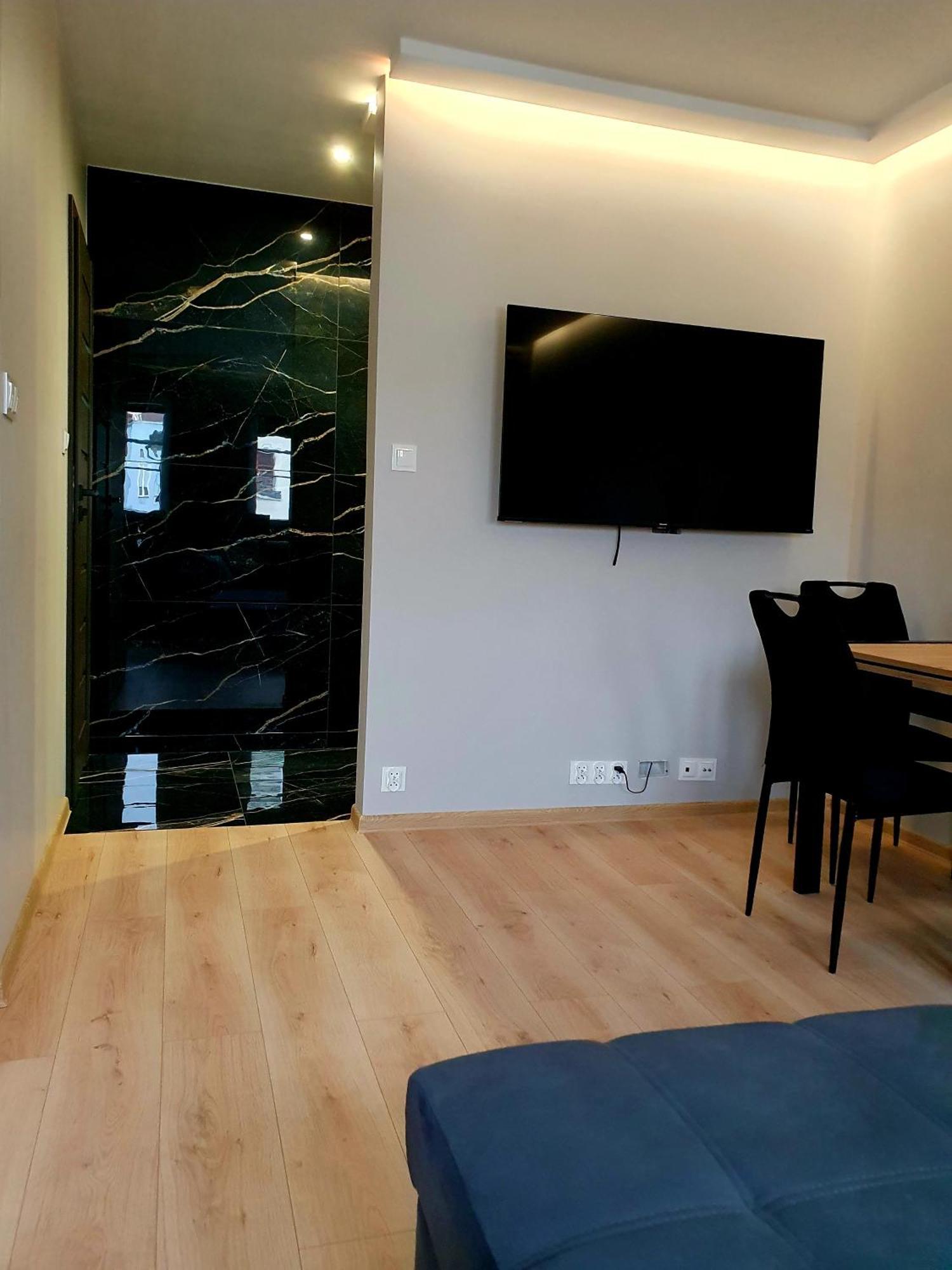 Rynek 23 Lux, Apartament Z Widokiem Na Ratusz Starego Miasta Gliwice Esterno foto
